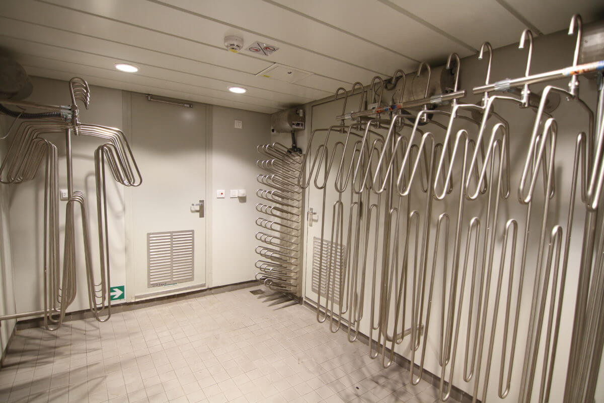 PX99 Drying Room Crab Catcher 2 1200x800 